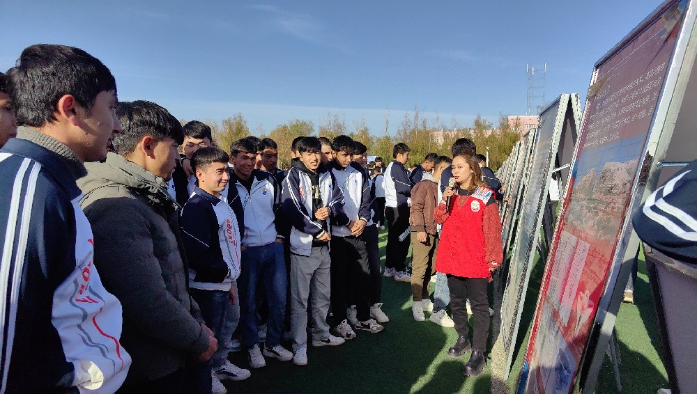 用中华文化凝聚青年力量——哈密“流动博物馆”走进新疆铁道职业技术学院（哈密校区）开展铸牢中华民族共同体意识宣传教育